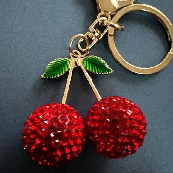 🍒 Betsey Johnson stunning & sweet cherry earrings 🍒 - Picture 5 of 7